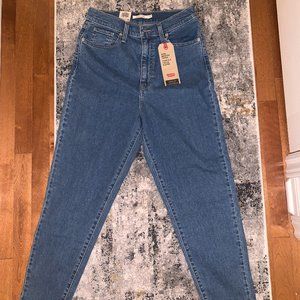 Brand New High-Wasted Levis Mom Jeans